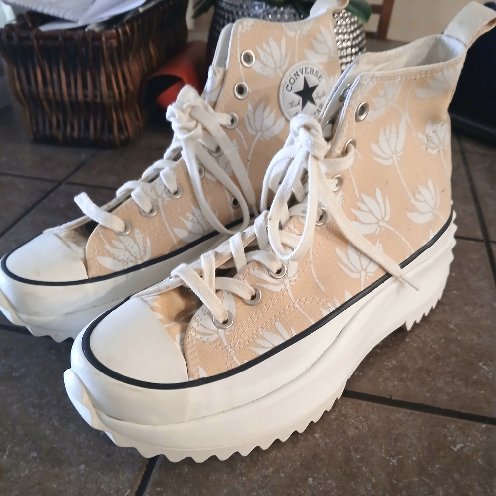 CONVERSE CHUCK TAYLOR ALL STAR HIGH TOPS, M: 8.5 OR W: 10 *FIRM*